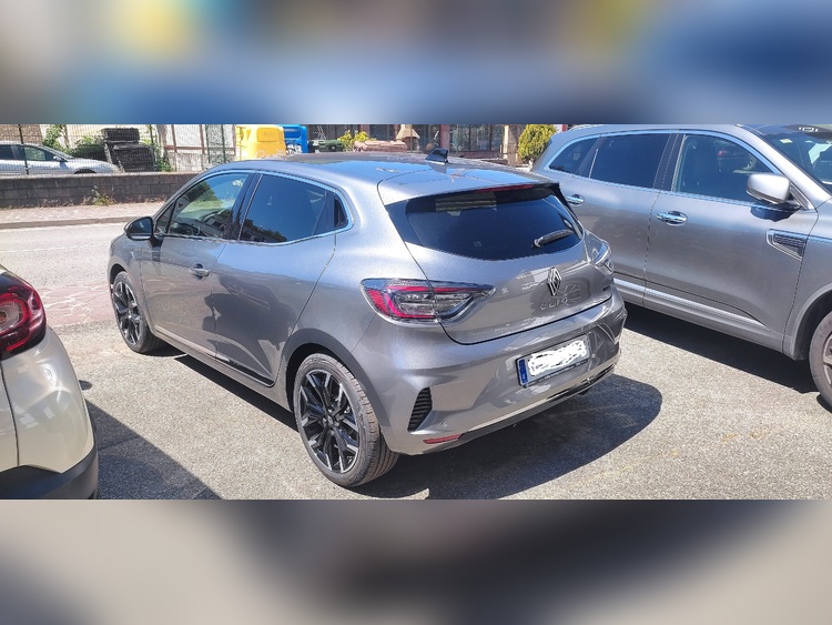 Renault Clio TECHNO FULL HYBRID 145 CV foto 3